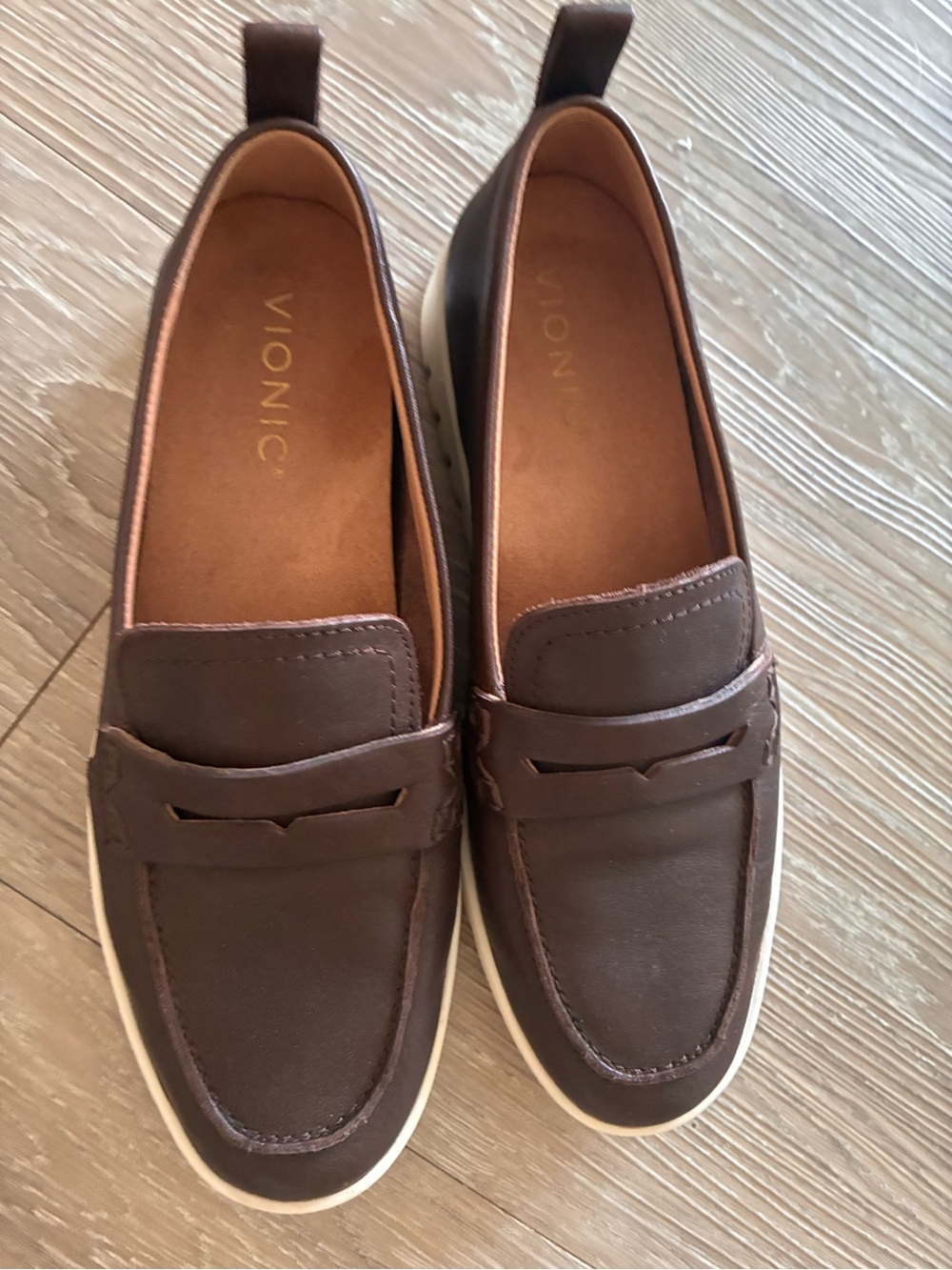 LAST CHANCE **** NWOT Vionic Uptown Leather Slip-On Loafers